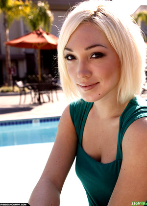 Lily Labeau